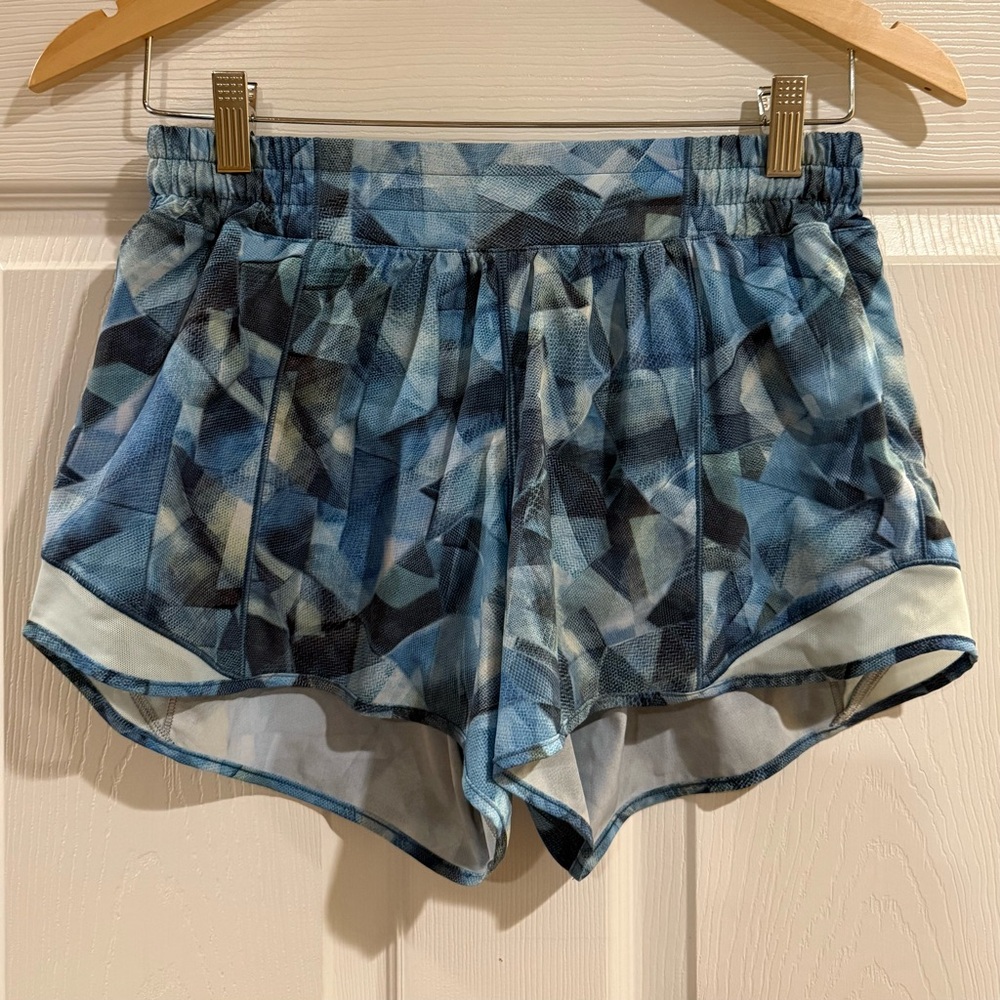 Lululemon Shorts - Size 6